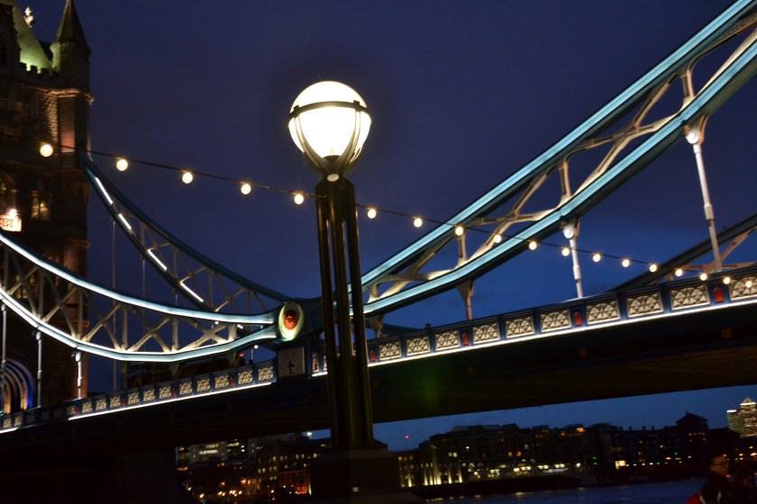 Londres. Tower Bridge. La Nantaise à Paris (2)