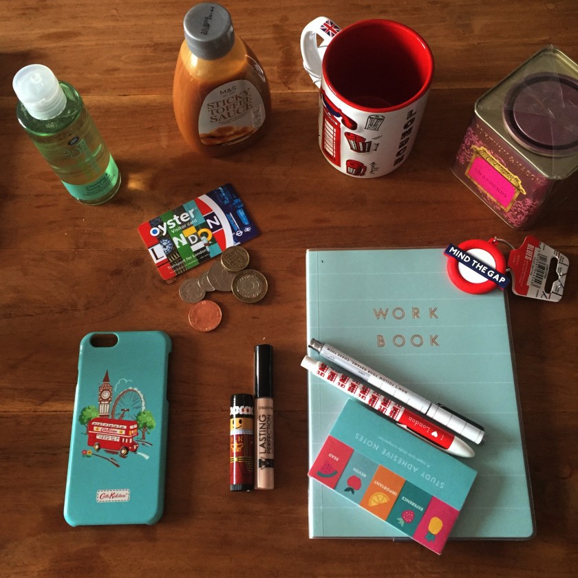 Retrospective. Londres. Souvenirs. La Nantaise à Paris